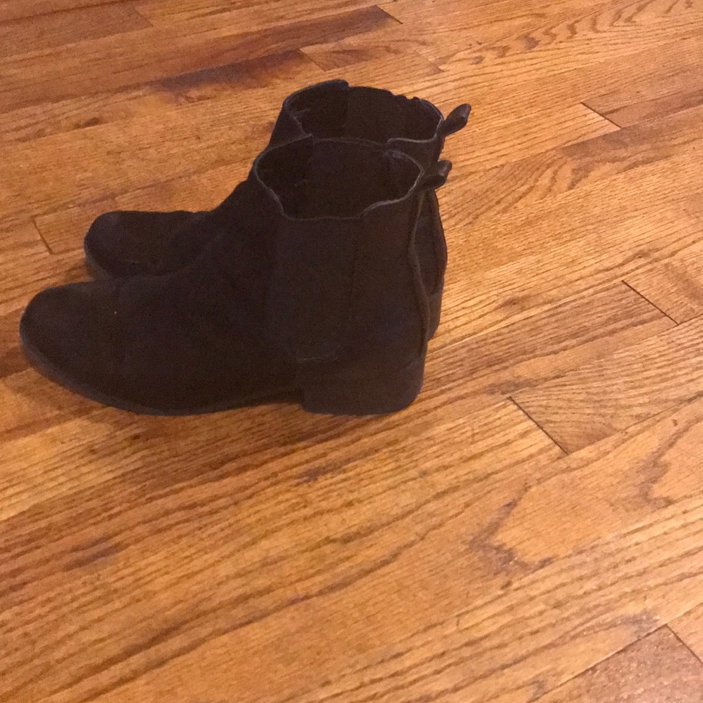 Gap booties